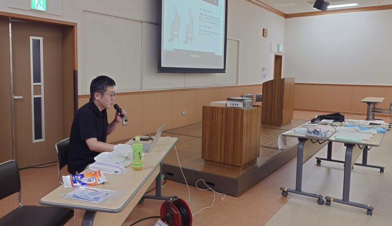名古屋市の「おむつ選びの専門家」更新研修で講師を務める八木大志